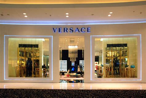 versace shoes dubai